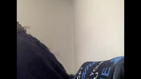 Snapshot of creame_sensation chatting on 12-06-24, 04:17 PHANTOMTARGARYENXXX online show from 12-06-24, 04:17