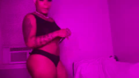 Snapshot of creame_sensation chatting on 12-08-24, 01:56 PHANTOMTARGARYENXXX online show from 12-08-24, 01:56