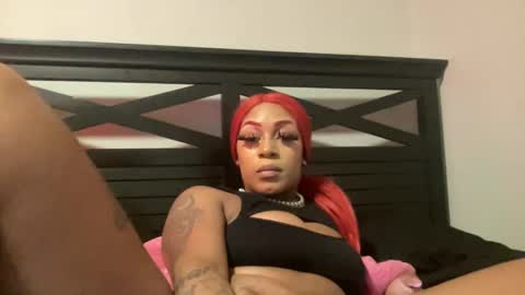 Snapshot of creame_sensation chatting on 12-17-24, 11:27 PHANTOMTARGARYENXXX online show from 12-17-24, 11:27