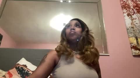 Snapshot of creame_sensation chatting on 02-19-25, 04:55 PHANTOMTARGARYENXXX online show from 02-19-25, 04:55