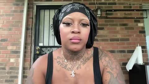 Snapshot of creame_sensation chatting on 10-06-25, 12:57 PHANTOMTARGARYENXXX online show from 10-06-25, 12:57