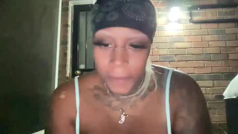 Snapshot of creame_sensation chatting on 10-08-25, 10:02 PHANTOMTARGARYENXXX online show from 10-08-25, 10:02