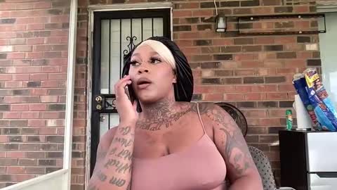 Snapshot of creame_sensation chatting on 10-17-25, 02:19 PHANTOMTARGARYENXXX online show from 10-17-25, 02:19