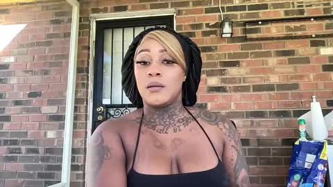 Snapshot of creame_sensation chatting on 10-19-25, 03:23 PHANTOMTARGARYENXXX online show from 10-19-25, 03:23