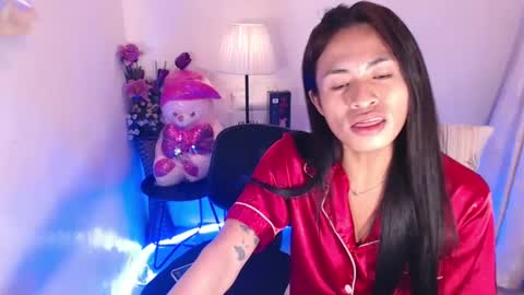 Snapshot of creamy_drake chatting on 12-23-24, 12:19 creamy_drake online show from 12-23-24, 12:19