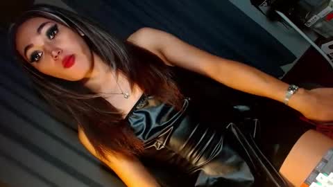 Snapshot of creamycum_celinexxx chatting on 01-09-25, 07:18 Celine online show from 01-09-25, 07:18
