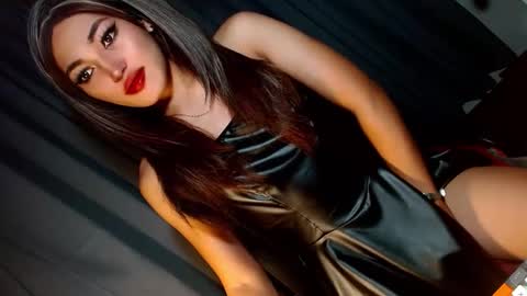 Snapshot of creamycum_celinexxx chatting on 01-13-25, 04:08 Celine online show from 01-13-25, 04:08