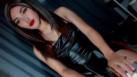 Snapshot of creamycum_celinexxx chatting on 01-15-25, 10:35 Celine online show from 01-15-25, 10:35