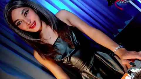 Snapshot of creamycum_celinexxx chatting on 02-04-25, 07:55 Celine online show from 02-04-25, 07:55