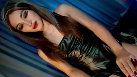 Snapshot of creamycum_celinexxx chatting on 02-12-25, 07:56 Celine online show from 02-12-25, 07:56