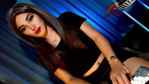 Snapshot of creamycum_celinexxx chatting on 02-15-25, 10:31 Celine online show from 02-15-25, 10:31