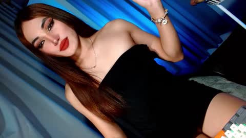Snapshot of creamycum_celinexxx chatting on 02-28-25, 08:07 Celine online show from 02-28-25, 08:07