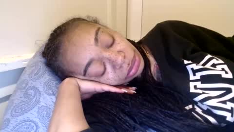 Snapshot of creamyexotica chatting on 01-28-25, 10:02 CreamyExotica online show from 01-28-25, 10:02