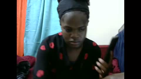 Snapshot of creamymomma chatting on 12-28-24, 05:46 verah online show from 12-28-24, 05:46