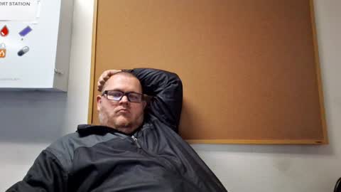 The hopeless romantic online show from 01-26-25, 04:41