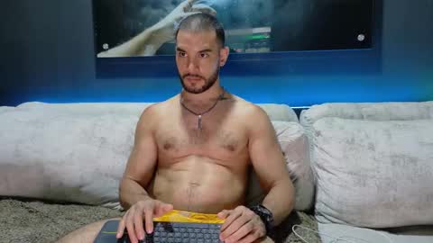 CRHISTIAN online show from 10-31-25, 04:02