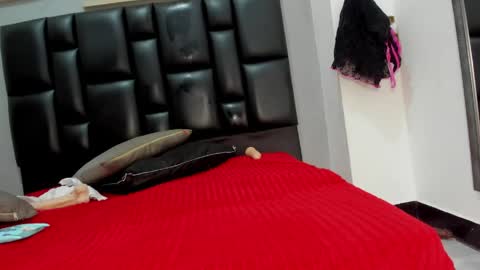 Snapshot of criistal_castro chatting on 06-06-26, 02:33 criistal_castro online show from 06-06-26, 02:33