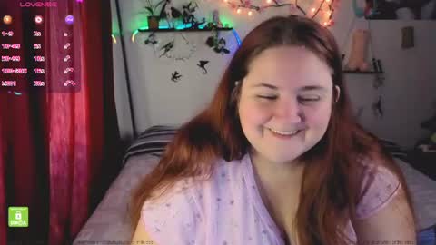 Snapshot of crim0nrose chatting on 07-07-26, 06:05 Crimson Rose online show from 07-07-26, 06:05