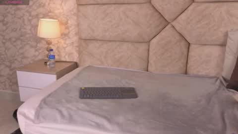 Cristina Sweet online show from 01-17-26, 11:26