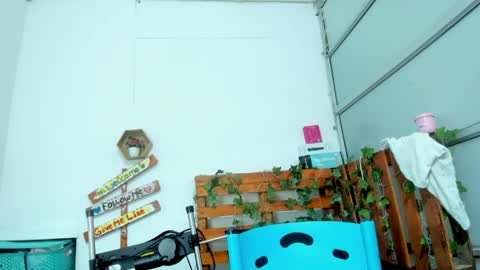 cris_dulce online show from 04-11-26, 06:23