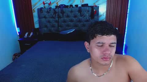 Snapshot of crisandmery chatting on 02-20-26, 05:37 CRISANDMERY online show from 02-20-26, 05:37