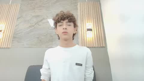 Snapshot of criss_allen1 chatting on 11-20-25, 03:34 CRISS online show from 11-20-25, 03:34