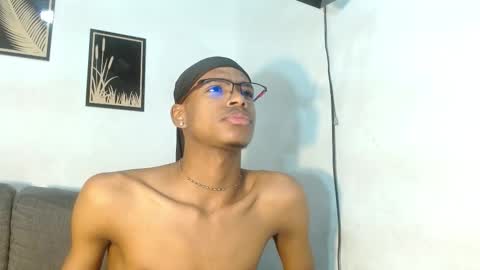 criss_zuri online show from 11-22-25, 11:31