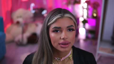 Crissy online show from 04-25-26, 09:56