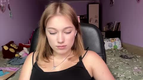 Snapshot of crissymemo chatting on 07-15-26, 12:21 crissymemo online show from 07-15-26, 12:21
