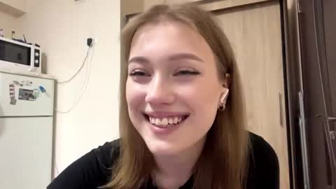 Snapshot of crissymemo chatting on 07-19-26, 03:05 crissymemo online show from 07-19-26, 03:05