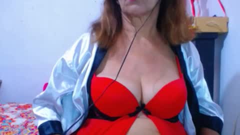 Snapshot of cristal_collins1 chatting on 02-04-25, 11:49 cristal_collins1 online show from 02-04-25, 11:49