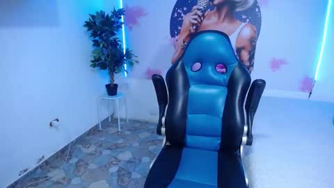 Milena online show from 02-28-25, 02:09