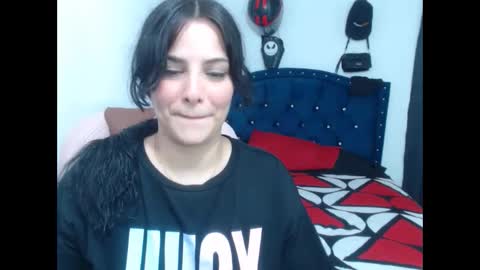 Snapshot of cristal_hot07 chatting on 03-01-25, 01:22 Cristal online show from 03-01-25, 01:22