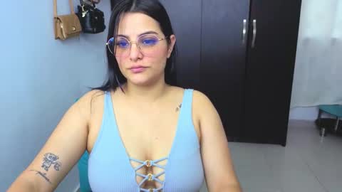 Snapshot of cristal_hot07 chatting on 01-09-26, 09:38 Cristal online show from 01-09-26, 09:38