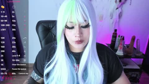 Snapshot of cristal_kosh chatting on 03-04-25, 11:08 Cris online show from 03-04-25, 11:08