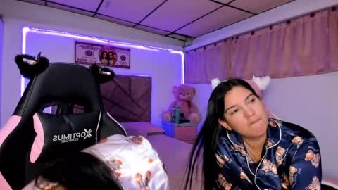 cristal_smith20 online show from 04-01-26, 12:11