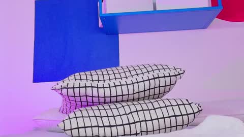 Nicole  Connection time 220pm-910pmCol online show from 11-22-25, 07:46