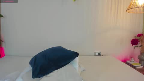 cristalfoxy_ online show from 11-22-25, 07:35