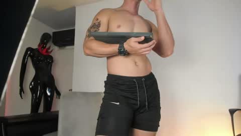 Snapshot of cristhian_wolf1 chatting on 06-15-26, 01:30 CRIS online show from 06-15-26, 01:30