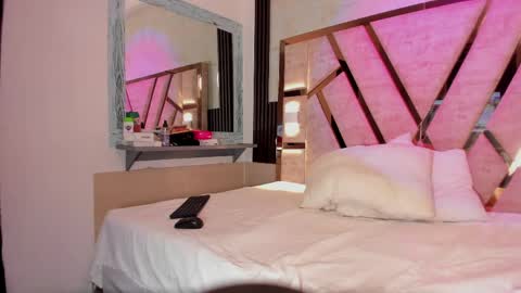 cristin  online show from 04-15-26, 07:58