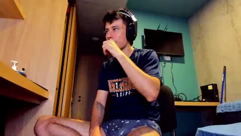 Snapshot of cristian_ortiz_1 chatting on 06-11-26, 02:53 Cristian online show from 06-11-26, 02:53