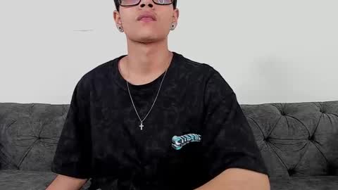 cristian_suarezz_ online show from 10-08-25, 09:45