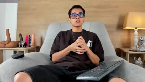 cristian_suarezz_ online show from 10-09-25, 09:46