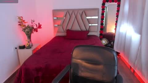 Snapshot of cristie_ortiz chatting on 12-03-25, 08:07 Cristina online show from 12-03-25, 08:07