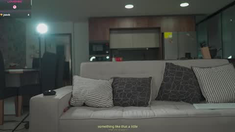 Snapshot of cristinavegas chatting on 11-11-25, 11:10 ....... online show from 11-11-25, 11:10