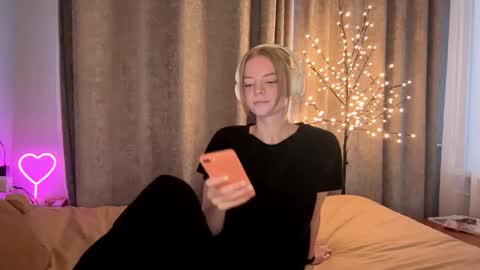 Snapshot of cristinekondo chatting on 04-11-26, 02:54 Marry online show from 04-11-26, 02:54