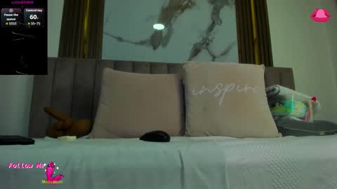 Snapshot of cristinsexy_ chatting on 10-08-25, 10:35 Cristina online show from 10-08-25, 10:35