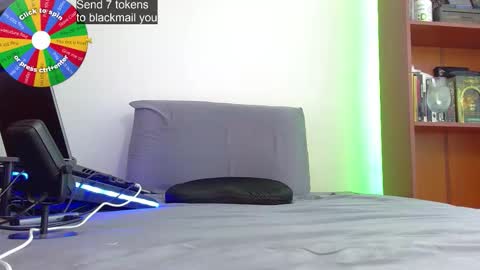 Tell me God  independent model show your respect at all times online show from 11-18-25, 06:56