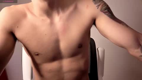 cristopher23  online show from 10-27-25, 11:47