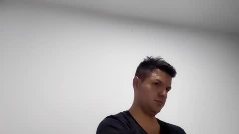 cristopher3042 online show from 02-08-25, 05:08